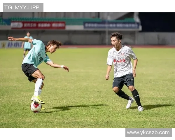 绰号恐龙的足球明星如何在绿茵场上展现无与伦比的实力与魅力